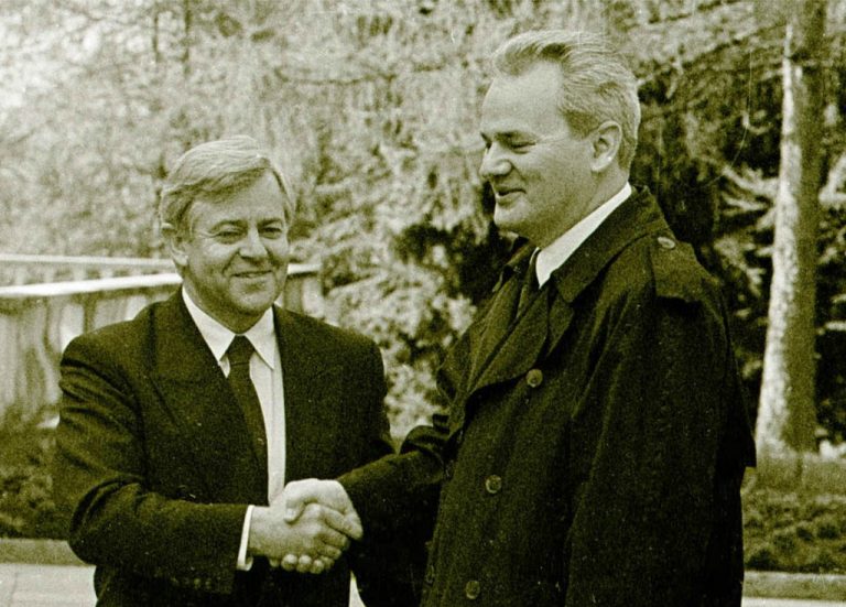 Nedelja u kojoj je pao Berlinski zid, izbori u Srbiji, Milošević obećava: Ako izgubim, povlačim se iz politike